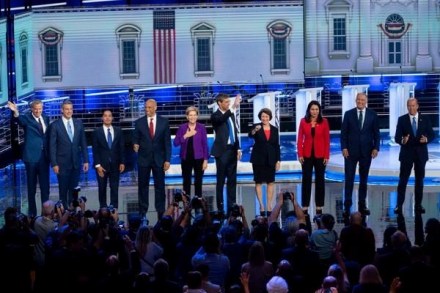 10 ứng cử viên của đảng Dân chủ đã tham gia cuộc tranh luận trực tiếp. (Nguồn: nytimes.com)