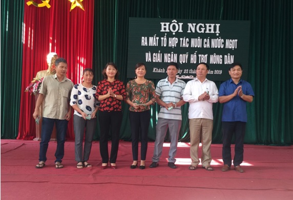 Ra mắt Tổ hợp tác nuôi cá nước ngọt và giải ngân vốn vay Quỹ Hỗ trợ nông dân tại xã Khánh An (Yên Khánh)