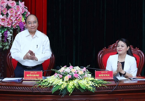 Thủ tướng Nguyễn Xuân Phúc làm việc với lãnh đạo chủ chốt tỉnh Ninh Bình. Ảnh VGP/Quang Hiếu