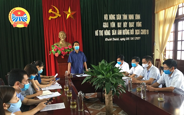 HND tỉnh giải ngân Qũy quay vòng vốn cho cho Hợp tác sản xuất và tiêu thụ nông sản an toàn xã Khánh Thành, huyện Yên Khánh.