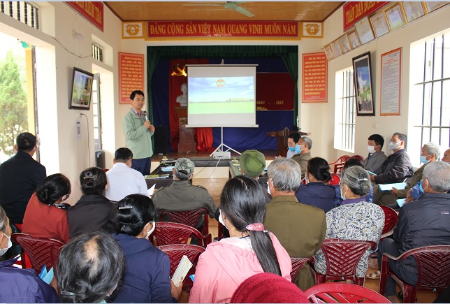 Đ/c Đinh Hồng Thái - TUV, Chủ tịch Hội Nông dân tỉnh phát biểu tại lớp tập huấn tại xã Khánh Trung