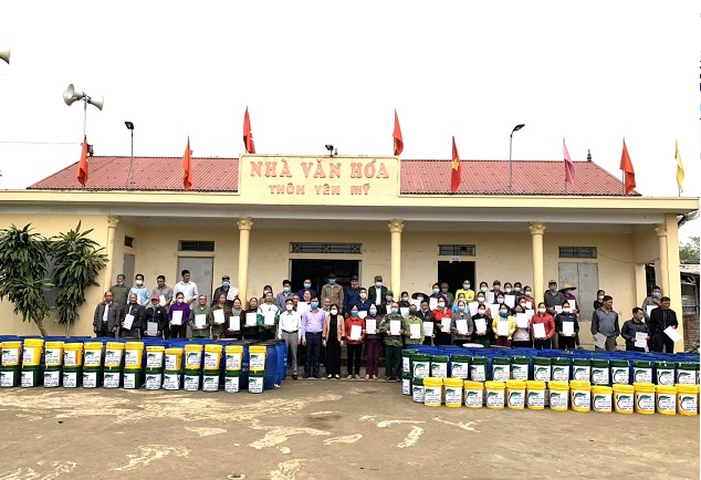 Hội Nông dân tỉnh bàn giao thiết bị mô hình phân loại và xử lý chất thải rắn sinh hoạt nông thôn tại nguồn cho xã Yên Quang (huyện Nho Quan)