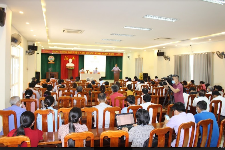 Quảng cảnh hội nghị