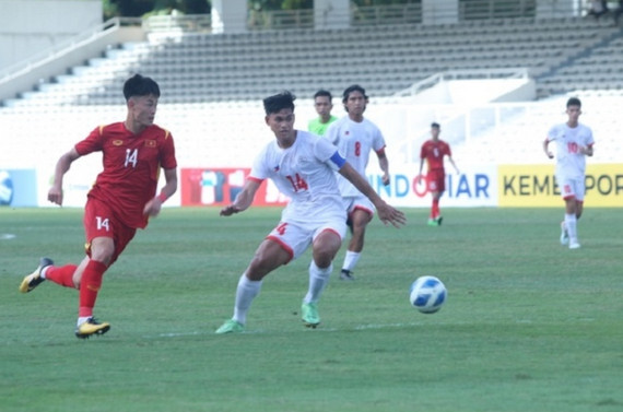 Khoảnh khắc ăn mừng bàn mở tỷ số của các cầu thủ U19 Việt Nam. Ảnh: VFF