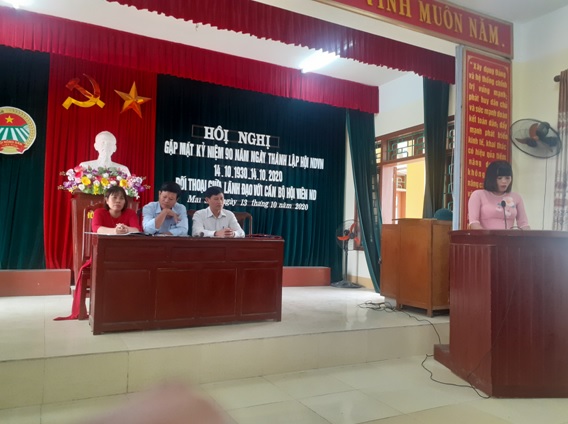 Thường trực Hội Nông dân huyện Yên Mô, Thường trực Đảng ủy xã tại Hội nghị đối thoại với cán bộ, hội viên, nông dân xã Mai Sơn