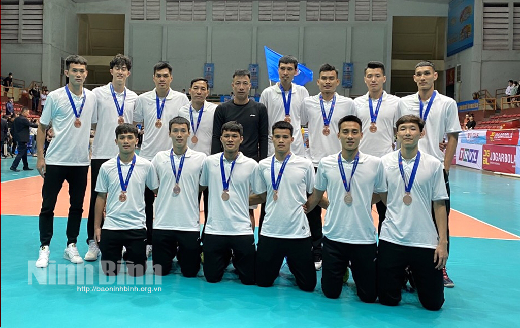 Đội tuyển Bóng chuyền Tràng An Ninh Bình giành huy chương Đồng, giải vô địch Bóng chuyền quốc gia năm 2020.