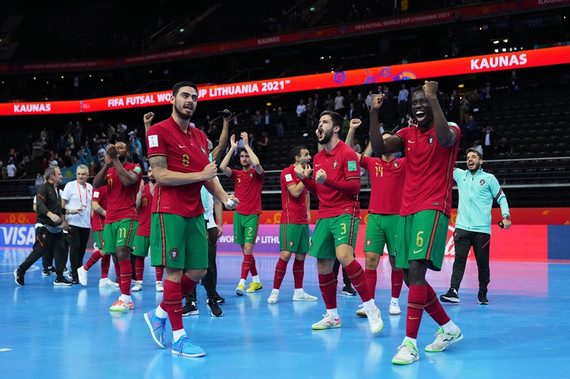 Đội tuyển futsal Bồ Đào Nha lần đầu vô địch World Cup. Ảnh: Getty Images.
